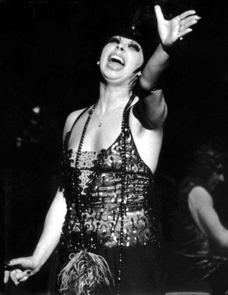 Maria Mallé als Sally Bowles (»Cabaret«) im Metropol 1977