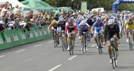 2011 sprinten erstmals auch Profis um den Sieg beim Velothon.