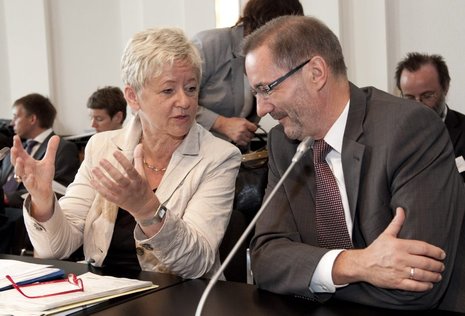 Anita Tack bei der Konferenz in Potsdam Fotos: dpa/Robert Schlesinger