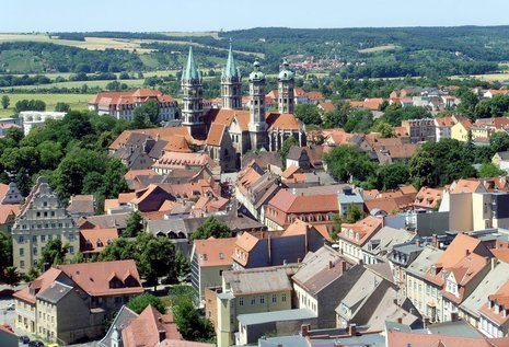 Wer den Blick von oben auf Naumburg und den Dom haben will, muss hoch hinauf auf den Turm der Wenzelskirche steigen.