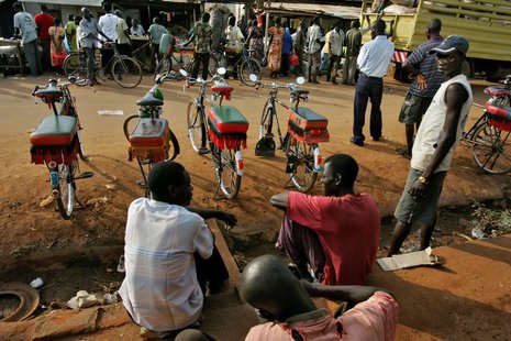 Ohne R&#228;der l&#228;uft in Uganda nichts: Fahrradtaxis in Kitkum