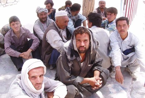 Tagelöhner in Kabul, jeden Tag auf eine Gelegenheitsarbeit wartend