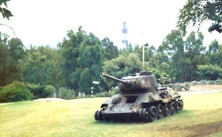 Erbeuteter angolanischer Panzer, in Pretoria pr&#228;sentiert