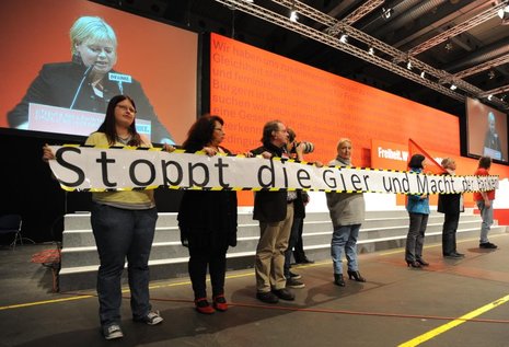 Ein Hauch von Occupy in Erfurts Messehalle während der Rede der Vorsitzenden