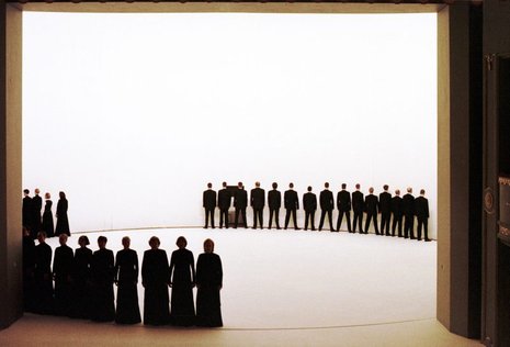 »Verratenes Volk«, Deutsches Theater Berlin (2000). Unten: Liebknecht und Luxemburg, Radierung von Arno Mohr, 1987
