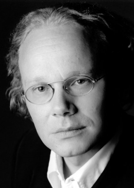 Gunnar Decker ist Philosoph und Redakteur der Zeitschrift &raquo;Theater der Zeit&laquo;. Er schreibt regelm&auml;&szlig;ig im nd-Feuilleton.