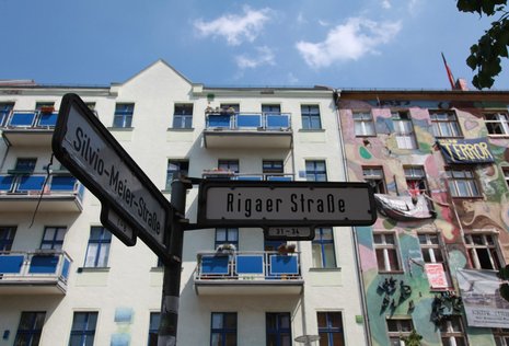 In Friedrichshain gab es immer wieder provisorische Umbenennungen nach Silvio Meier.