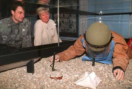 Als Mitglied der &#187;Kampagne gegen Landminen&#171; wurde medico mit dem Friedensnobelpreis ausgezeichnet. Foto dpa