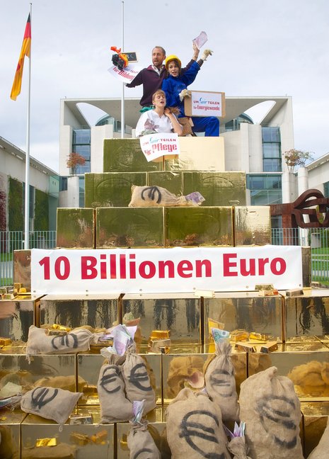 Über die Hälfte der zehn Billionen Euro Nettovermögen in Deutschland gehört lediglich zehn Prozent der Bevölkerung. Dieser Befund des Armuts- und Reichtumsberichts der Bundesregierung befeuert die Umverteilungsdebatte.