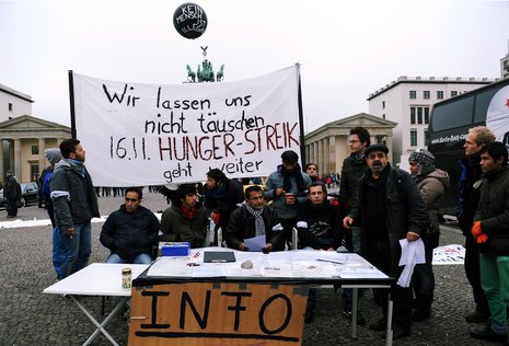 Die Flüchtlinge verkündeten am Freitag eine Wiederaufnahme ihres Hungerstreiks.