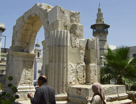 Das syrische Mosaik in der Damaszener Altstadt: Römerbogen, Marienkirche und islamisches Masjid (Moschee)