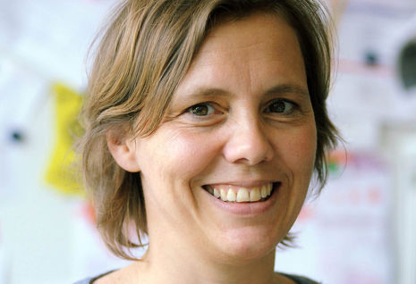 Sabine Nuss ist Politikwissenschaftlerin und arbeitet bei der Rosa- Luxemburg-Stiftung